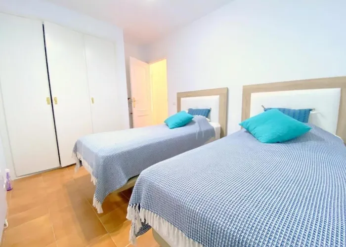 Apartment De 2 Con Piscina Y Aparcamiento En Roses, A 600m De La Playa - Hisp-312-5 *